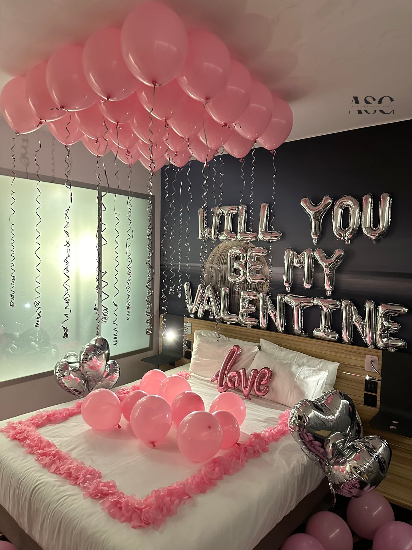 Valentine’s Day proposal kit (self set up)