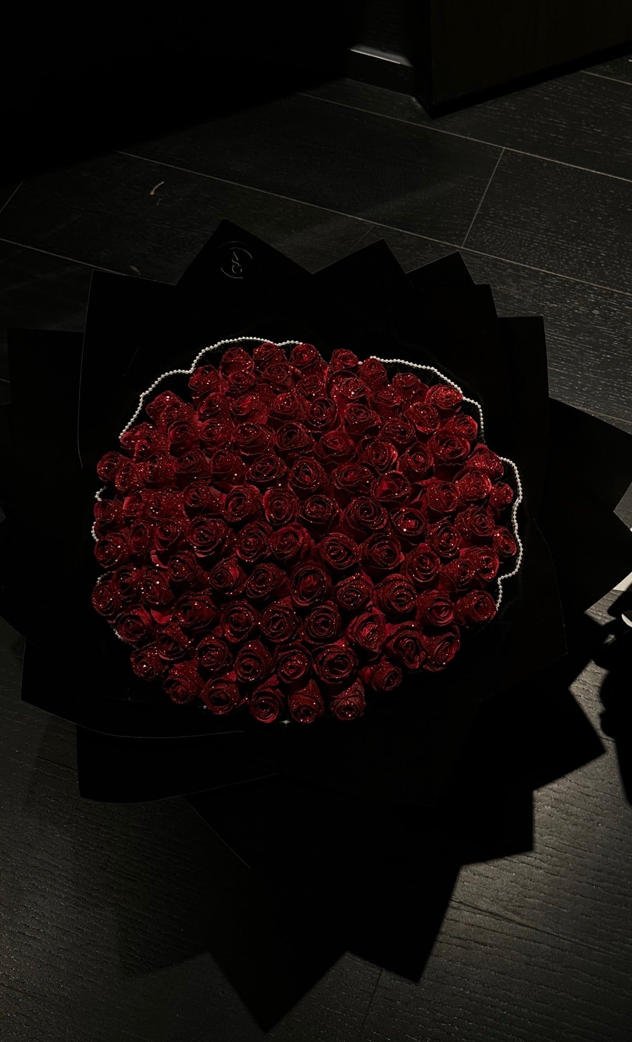 Glitter artificial rose bouquet